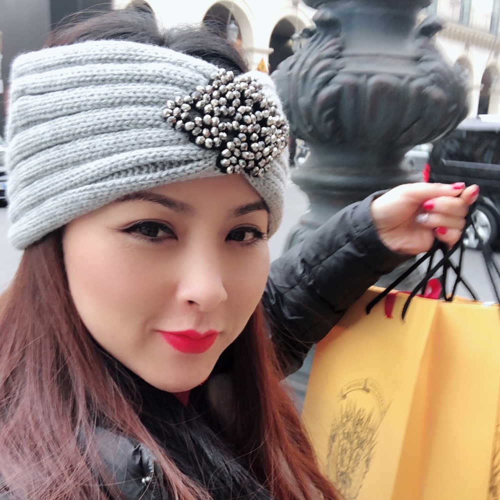 Meet your Posher, Vi